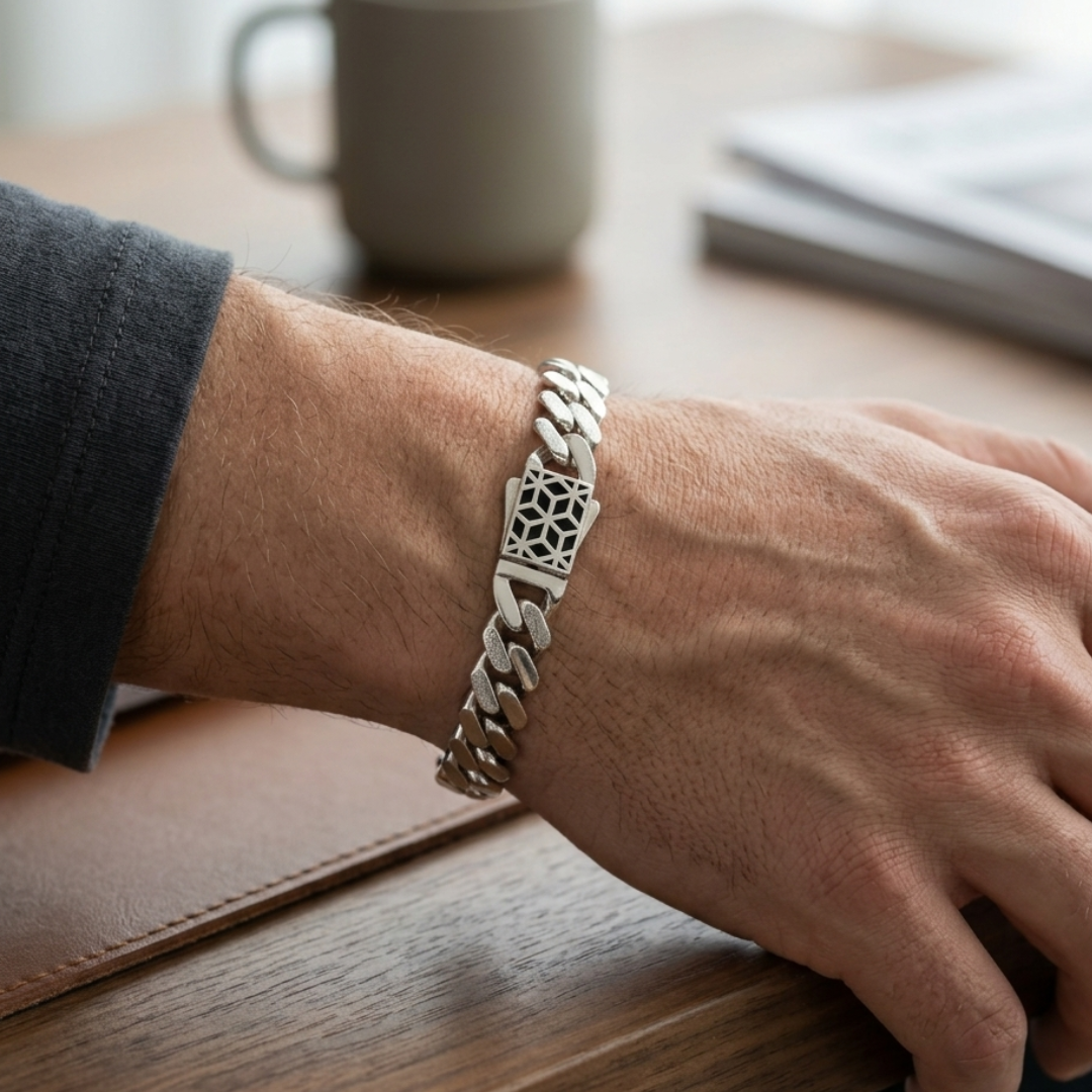 Noir Crest Cuban Link Bracelet 11MM