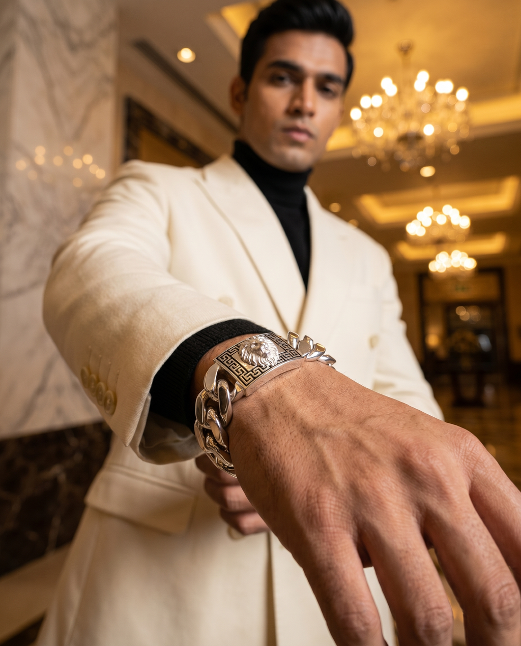 Lion Crest Cuban Link Bracelet 20MM