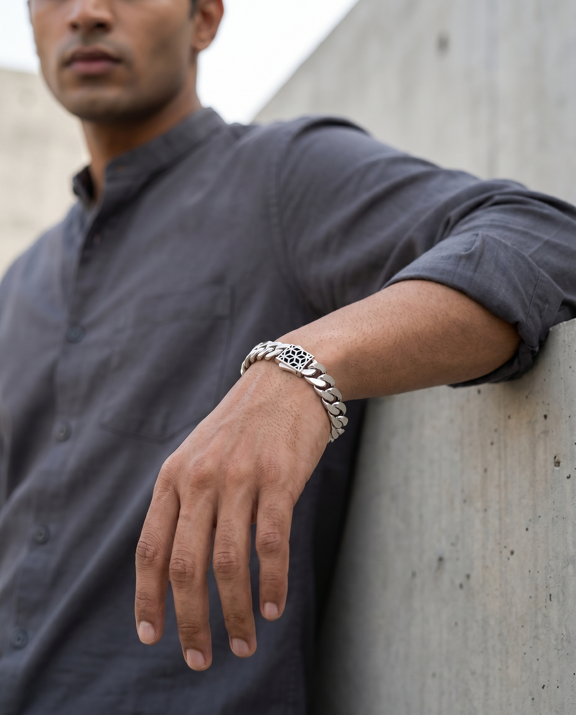 Noir Crest Cuban Link Bracelet 11MM
