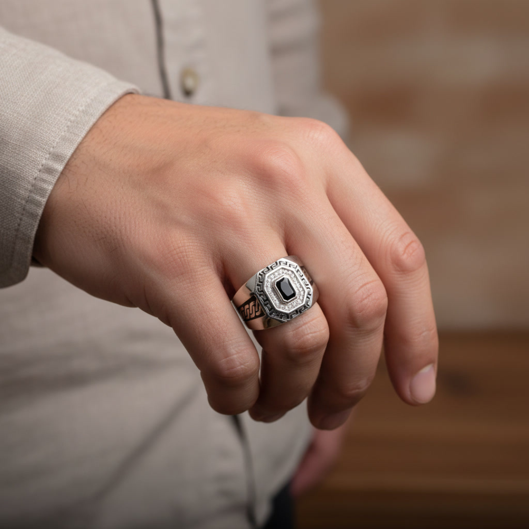 Noir Royale Signet Ring – 16mm