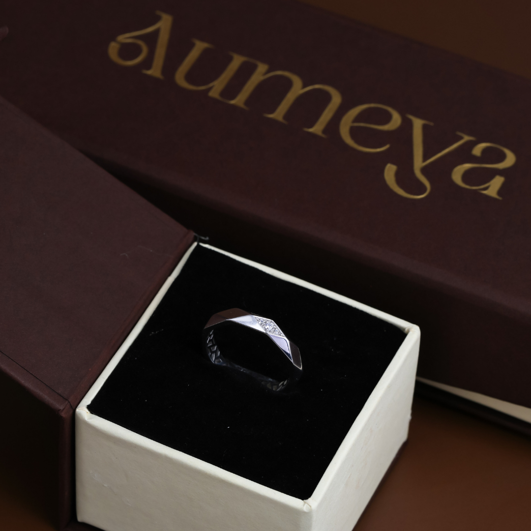 Celeste Prism Diamond Band Ring – 4mm