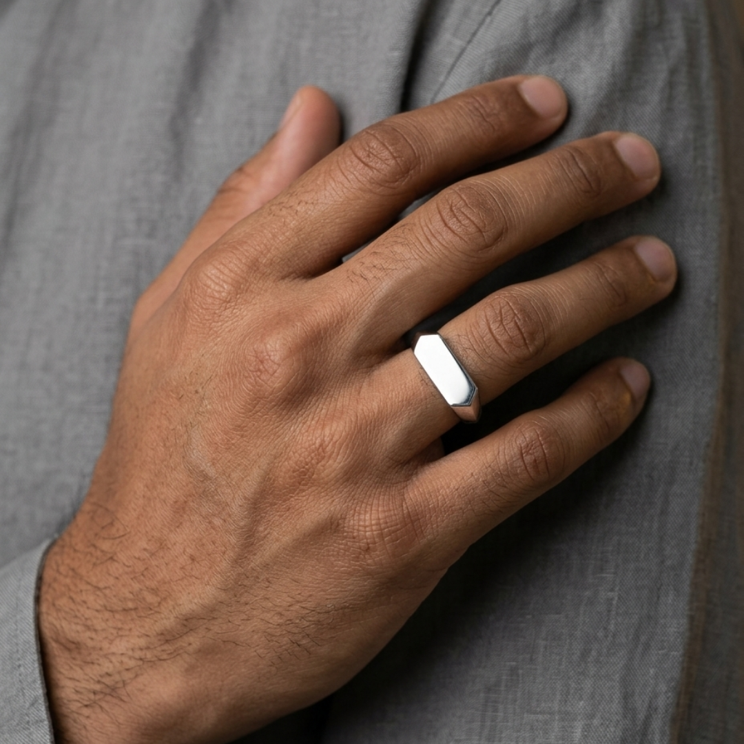 Apex Bar Minimal Signet Ring – 6mm