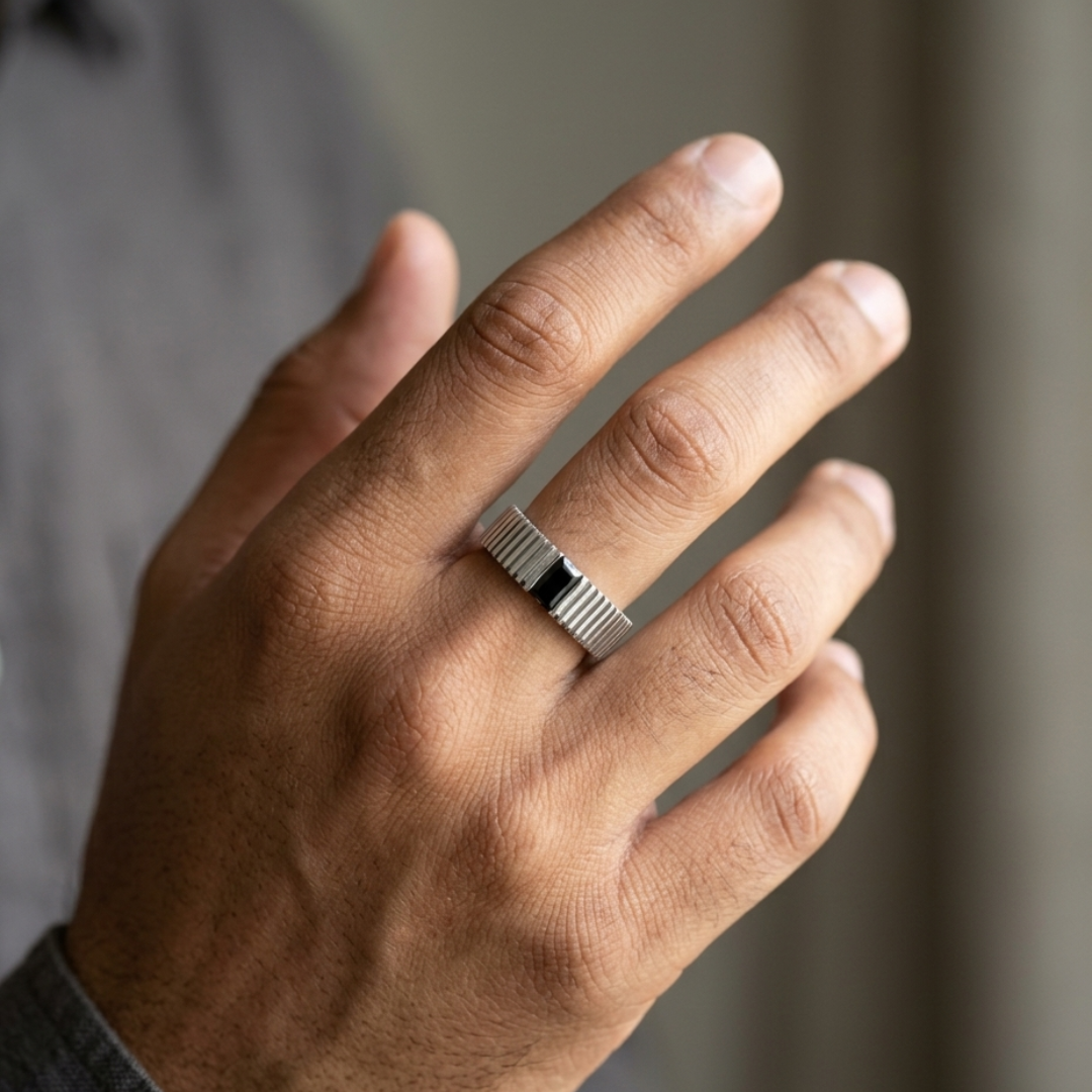 Obsidian Ridge Textured Ring – 6mm